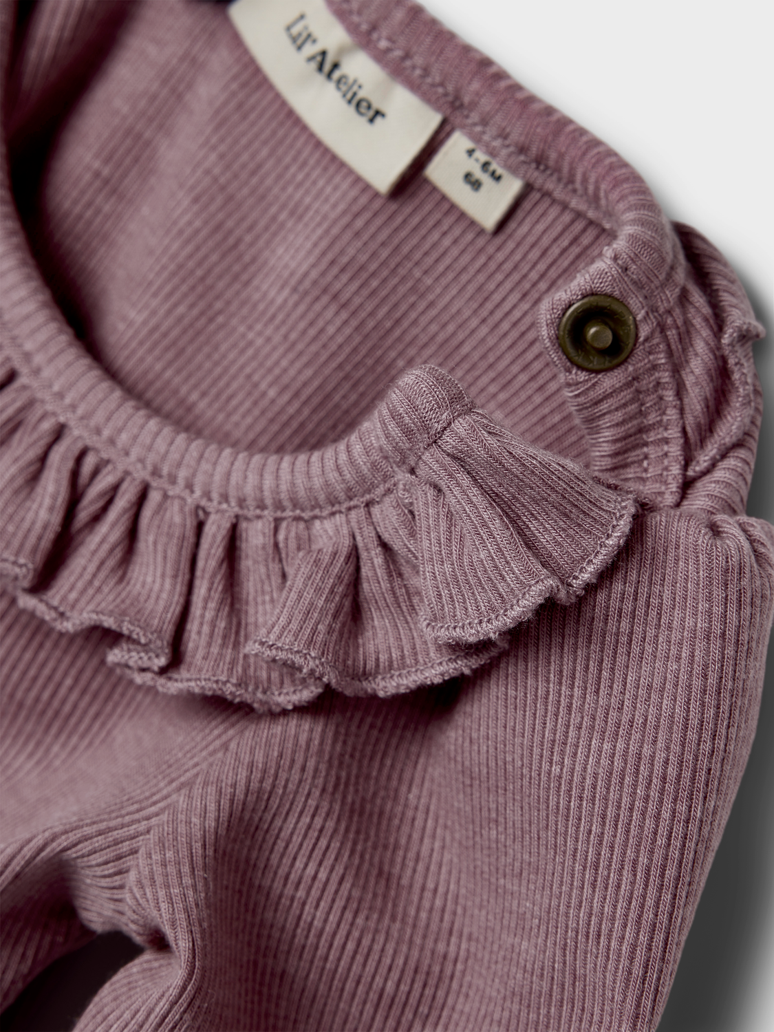 model_shot-front_full